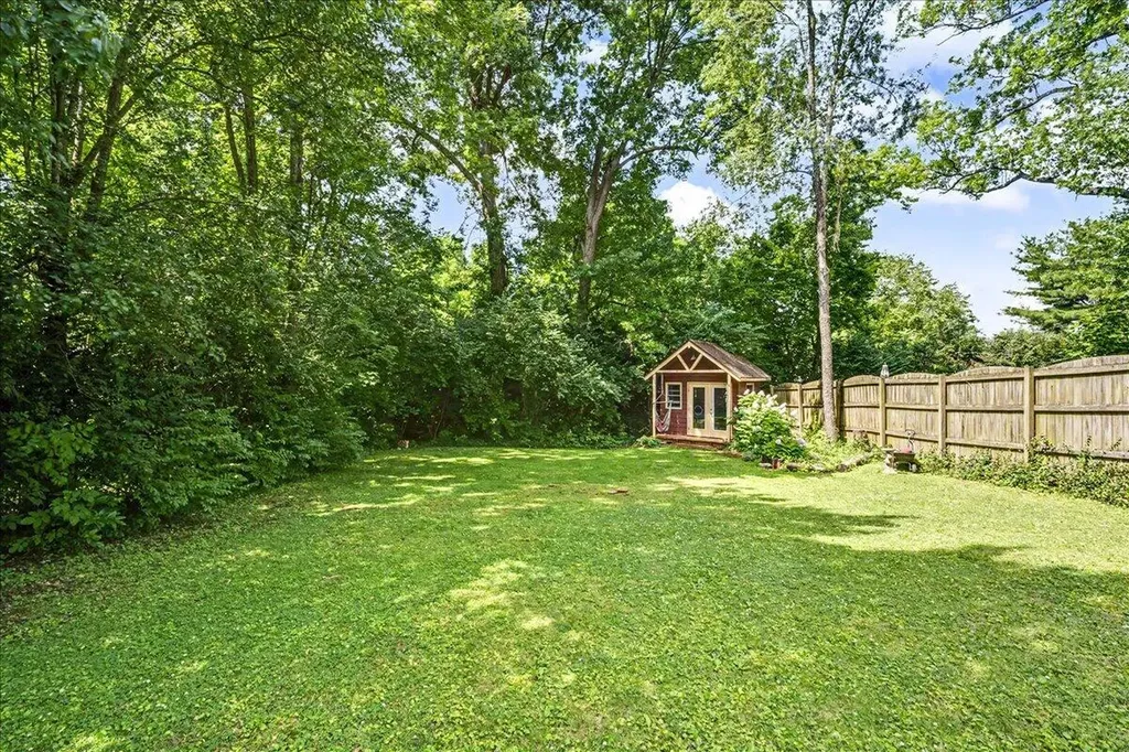 110 Shady Lane Lexington KY 40503