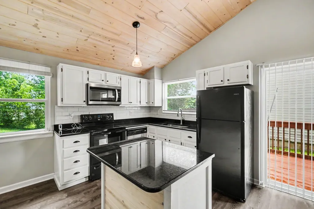 3332 Valhalla Drive Lexington KY 40515