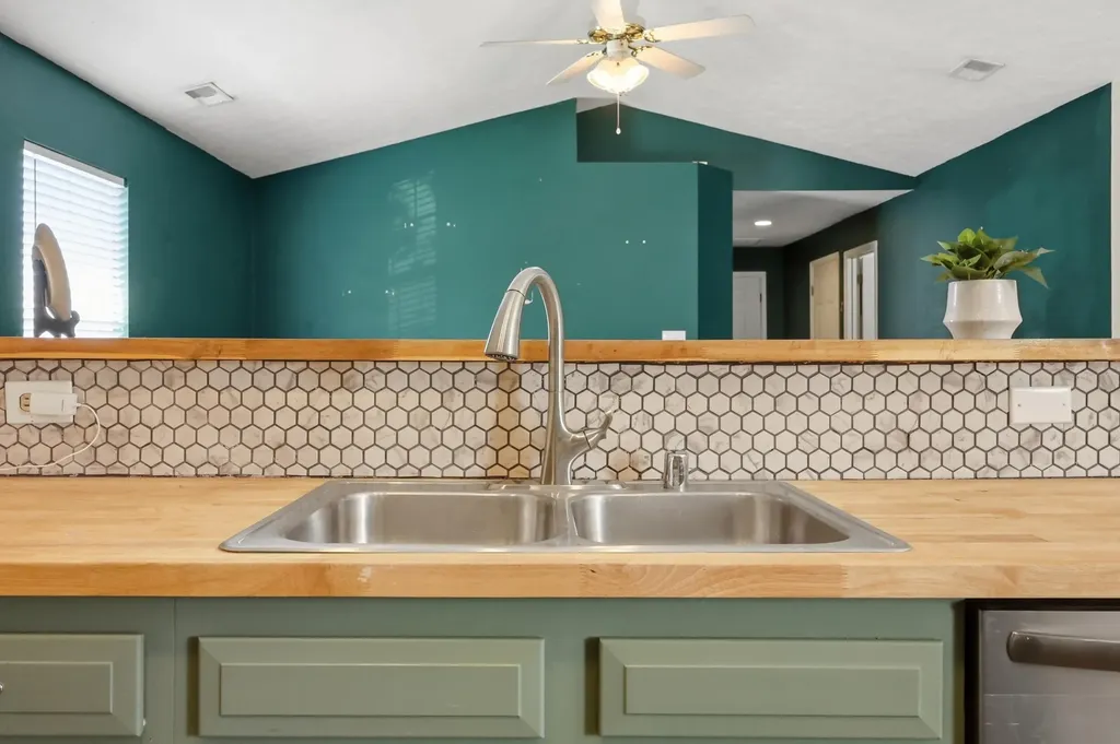 101 Clover Valley Drive Lexington KY 40511