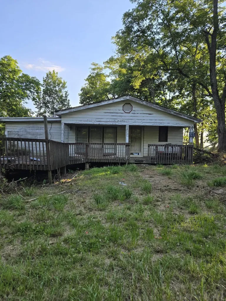 25 Leaning Oak Road Corinth KY 41010