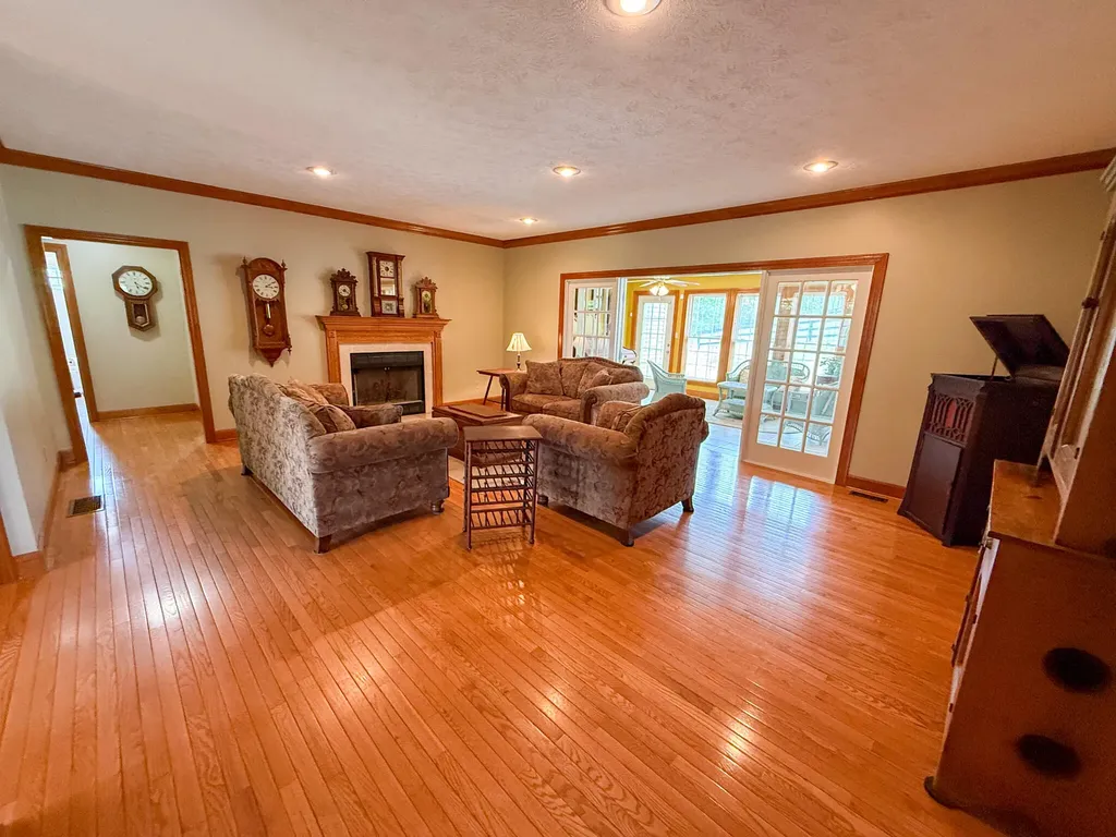 2604 Boyers Chapel Road Sadieville KY 40370