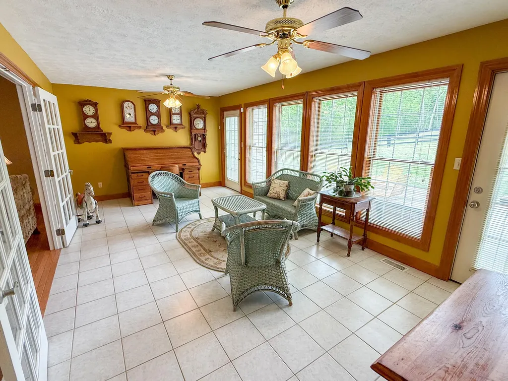 2604 Boyers Chapel Road Sadieville KY 40370