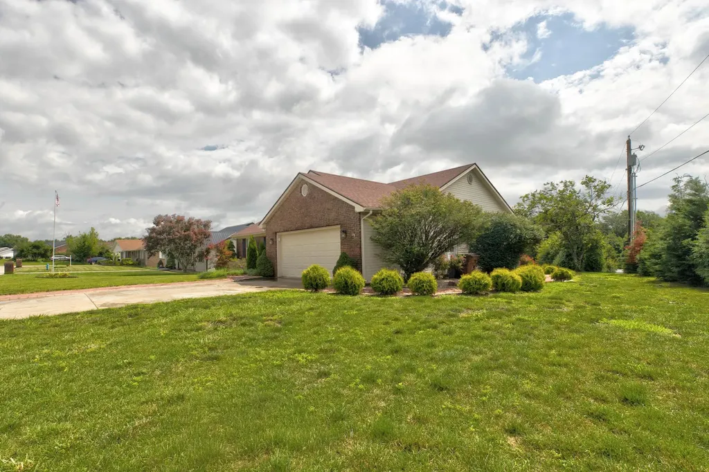 210 Helena Drive Mt Sterling KY 40353