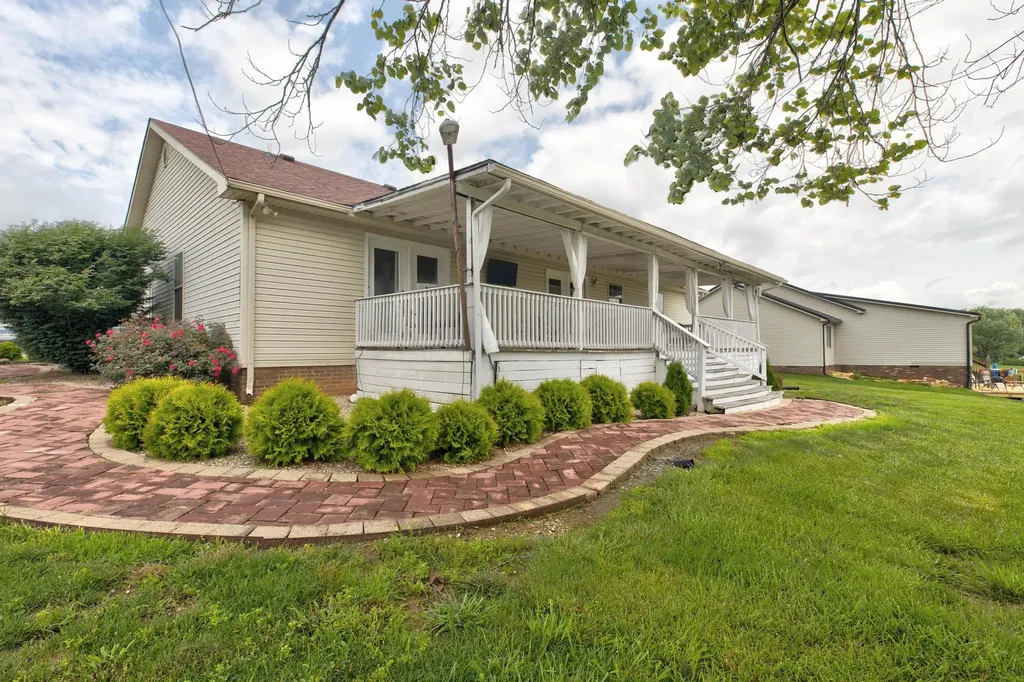 210 Helena Drive Mt Sterling KY 40353