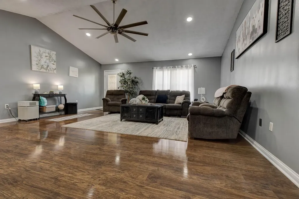 210 Helena Drive Mt Sterling KY 40353