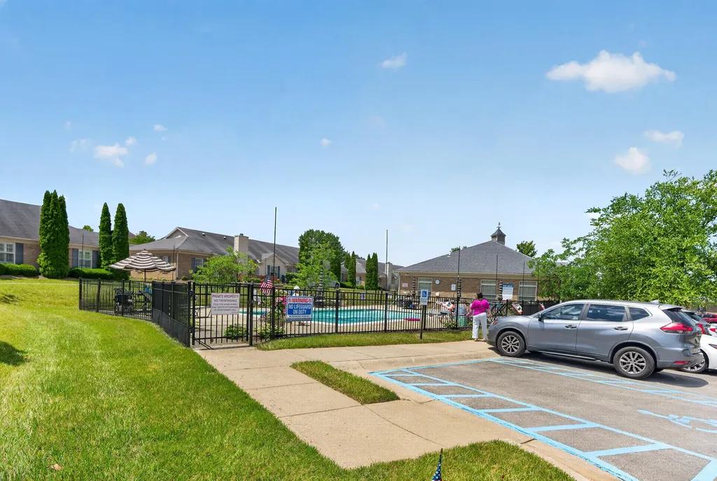 498 Goldon Trophy Trail Lexington KY 40514