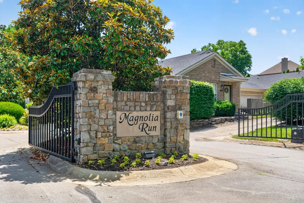498 Goldon Trophy Trail Lexington KY 40514
