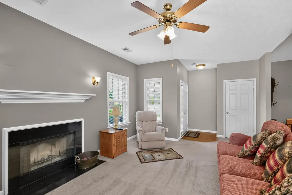 498 Goldon Trophy Trail Lexington KY 40514
