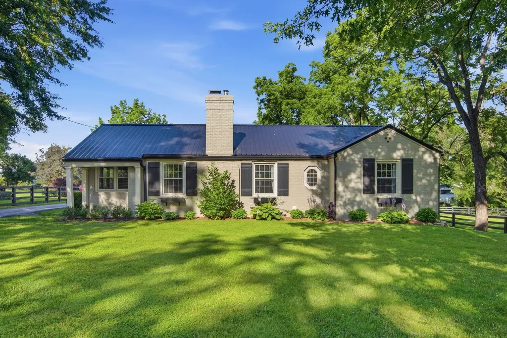 166 Swigert Avenue Lexington KY 40505