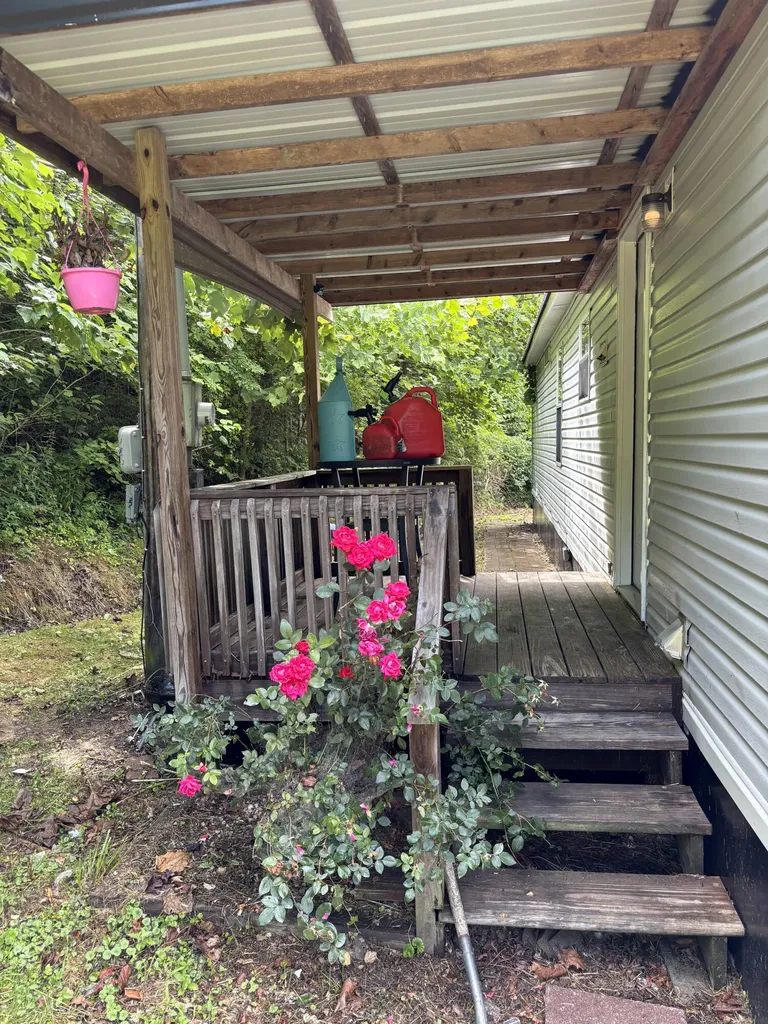 663 Sol Hollow Road Manchester KY 40962