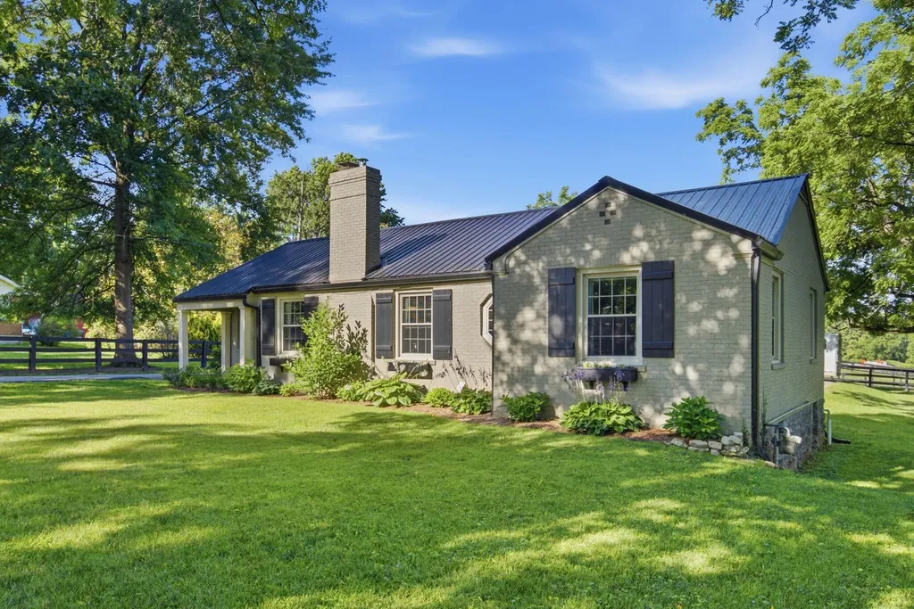 166 Swigert Avenue Lexington KY 40505