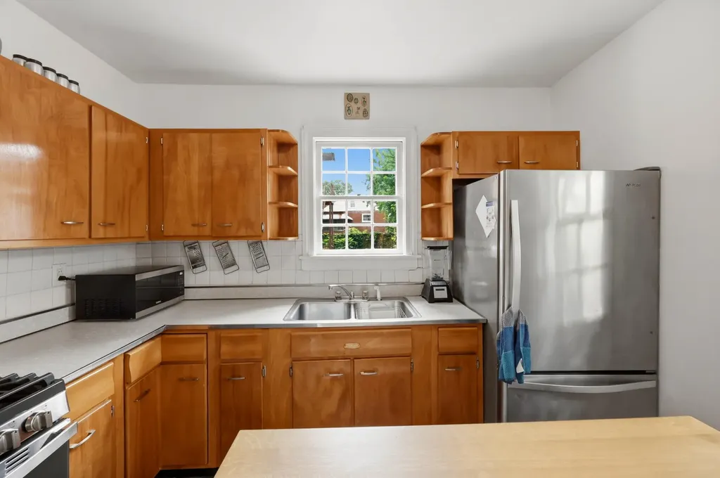 170 Burnett Avenue Lexington KY 40505