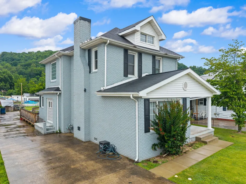 305 Euclid Avenue Paintsville KY 41240