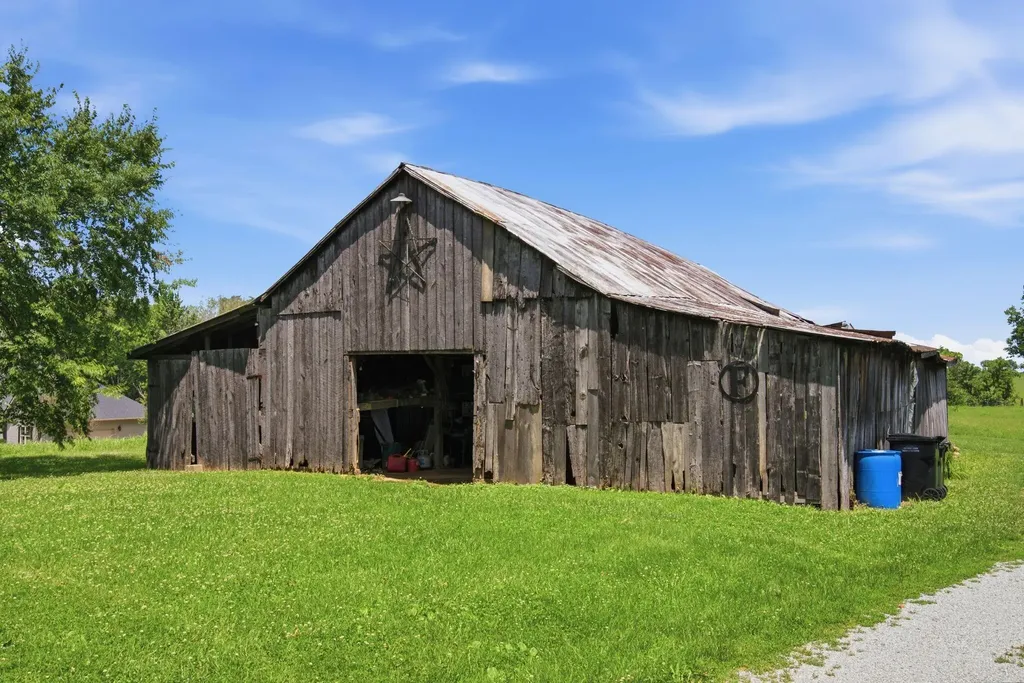8586 Wades Mill Road Mt Sterling KY 40353