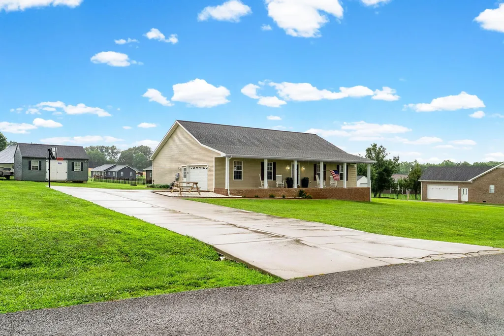 54 Victoria Drive Cadiz KY 42211