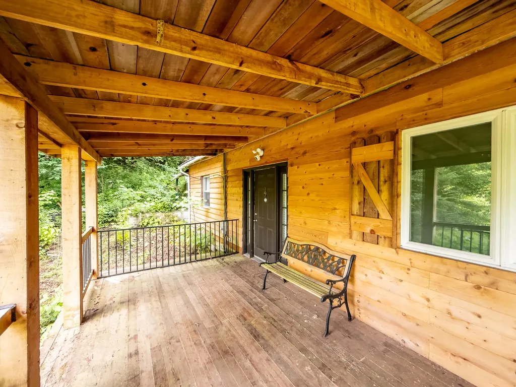 684 Lower Twin Road Jackson KY 41339
