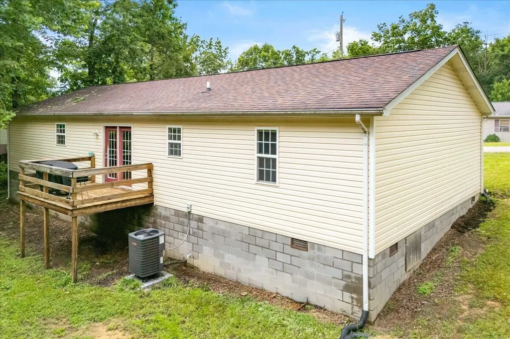 59 April Lane Corbin KY 40701
