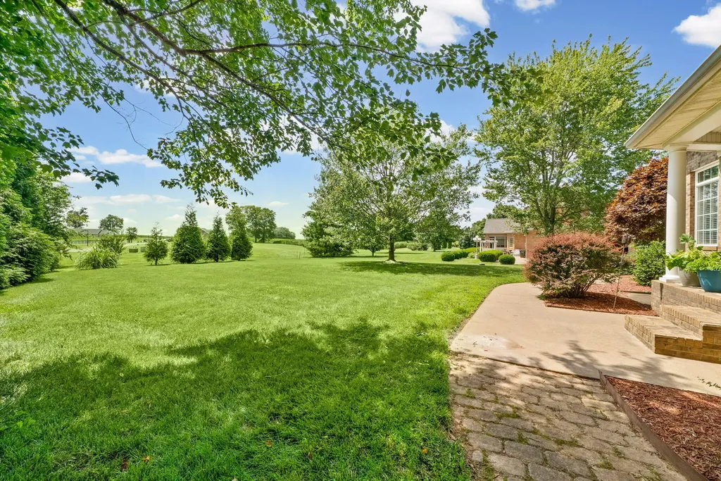 235 Wellington Way Hopkinsville KY 42240