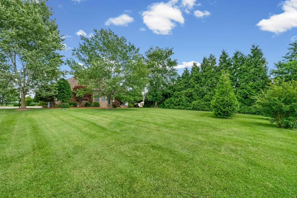 235 Wellington Way Hopkinsville KY 42240
