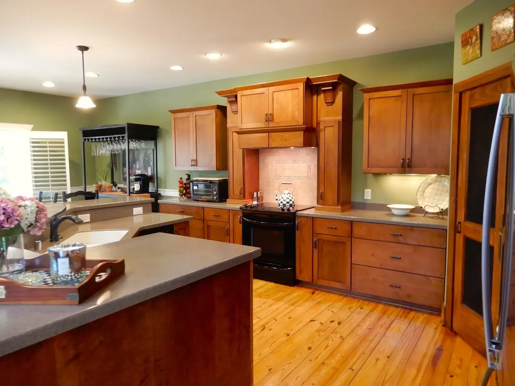 738 Marina Village Drive Grand Rivers KY 42045