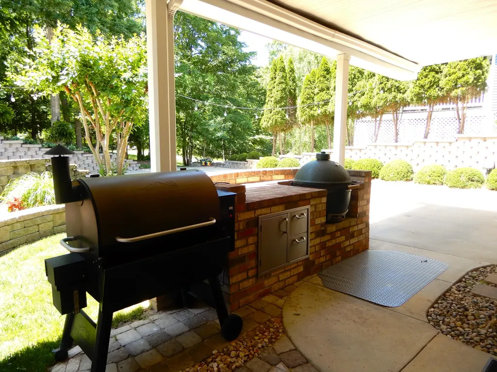 738 Marina Village Drive Grand Rivers KY 42045