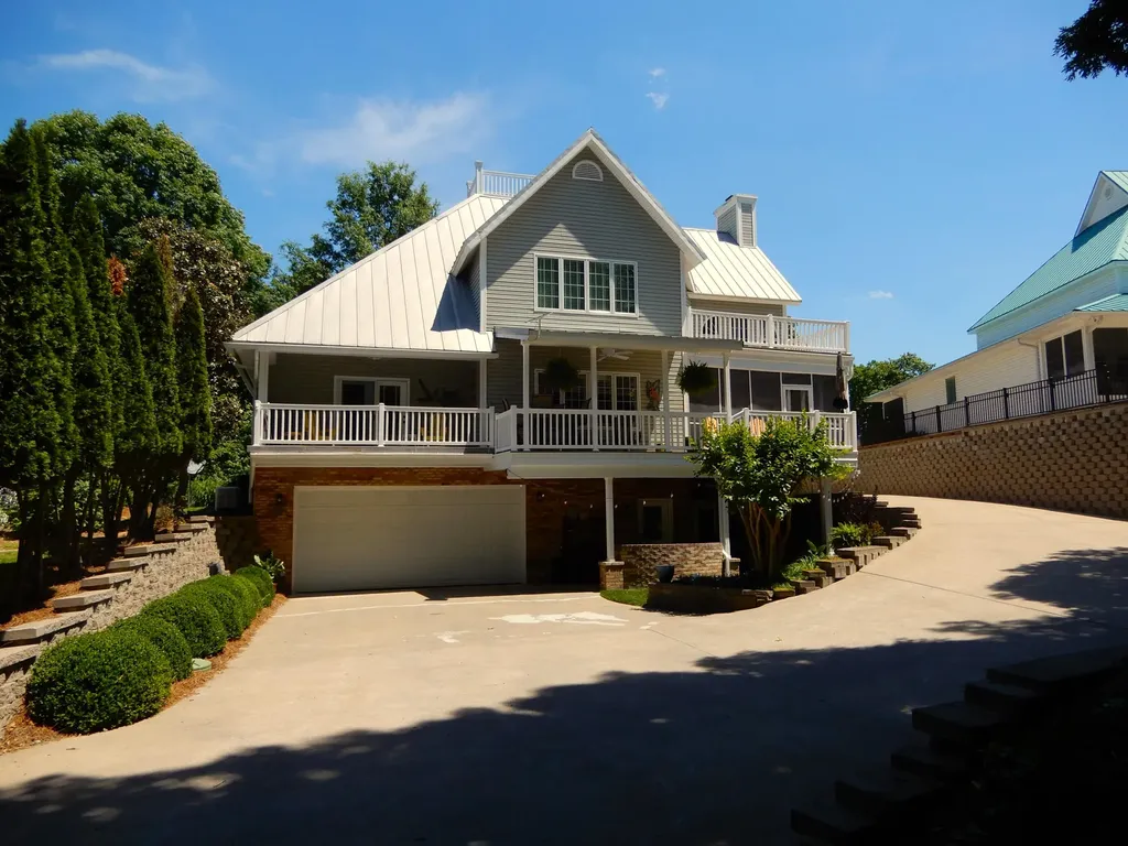 738 Marina Village Drive Grand Rivers KY 42045