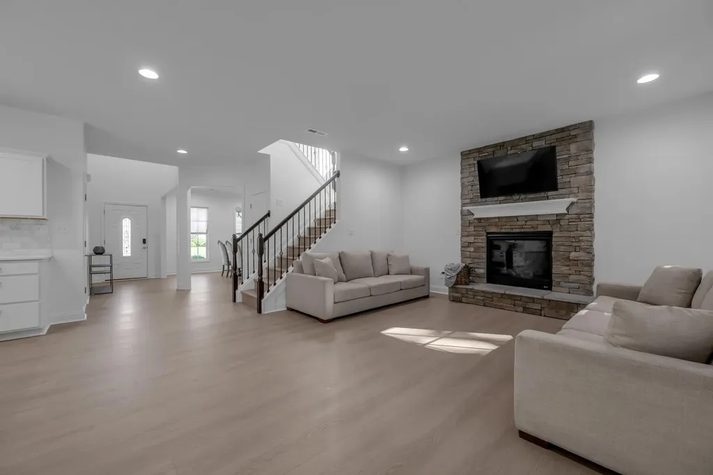 317 Red Cedar Drive Nicholasville KY 40356