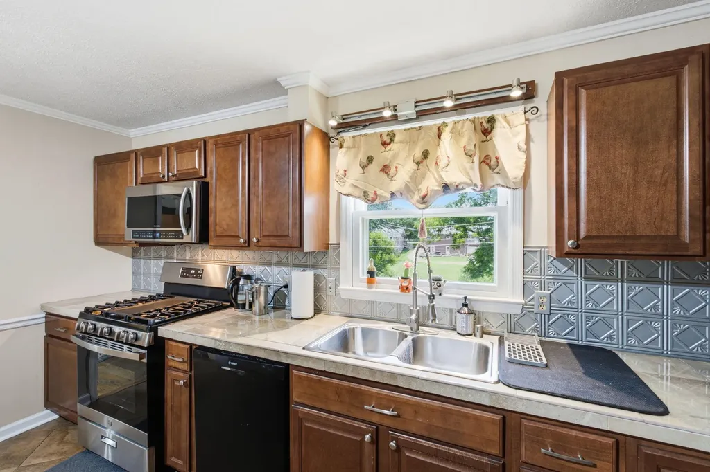 603 S 3rd Street Nicholasville KY 40356