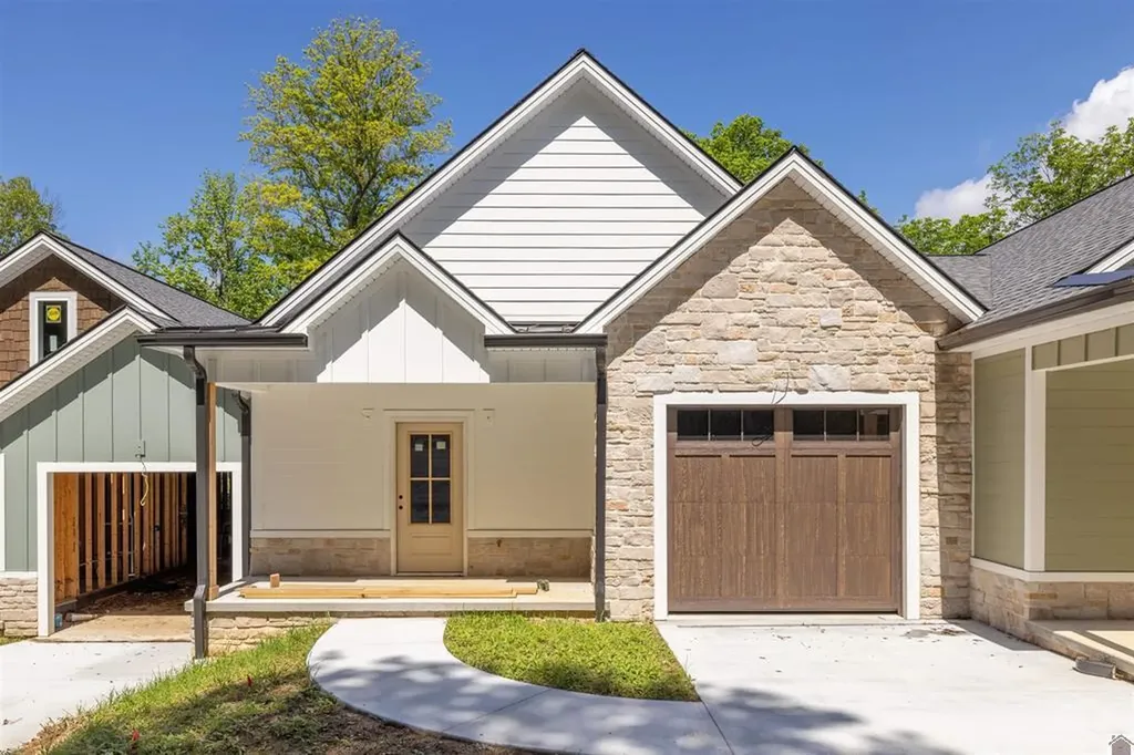 1146 Eagle Rest Drive Grand Rivers KY 42045