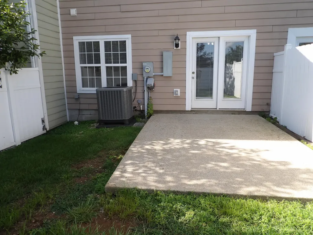 108 Charleston Court Frankfort KY 40601