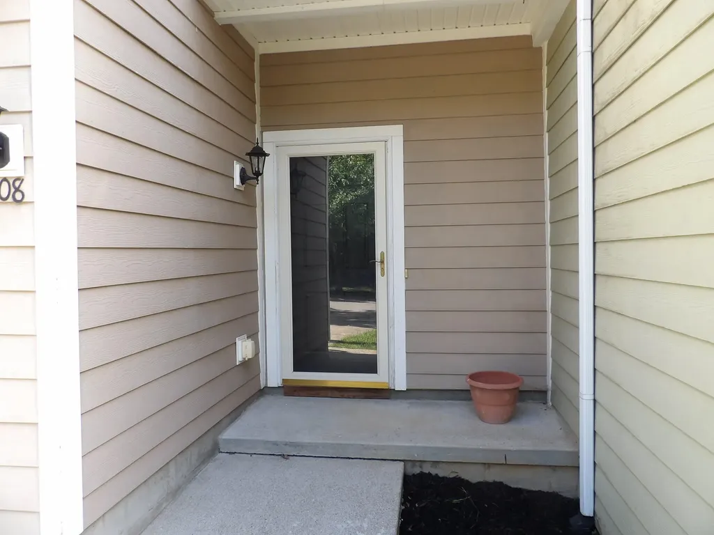 108 Charleston Court Frankfort KY 40601