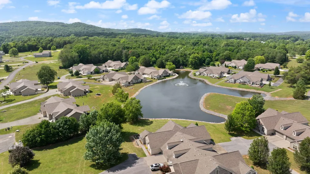 413 Deer Lake Place Bronston KY 42518