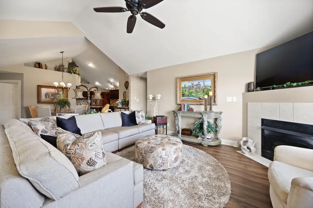 413 Deer Lake Place Bronston KY 42518