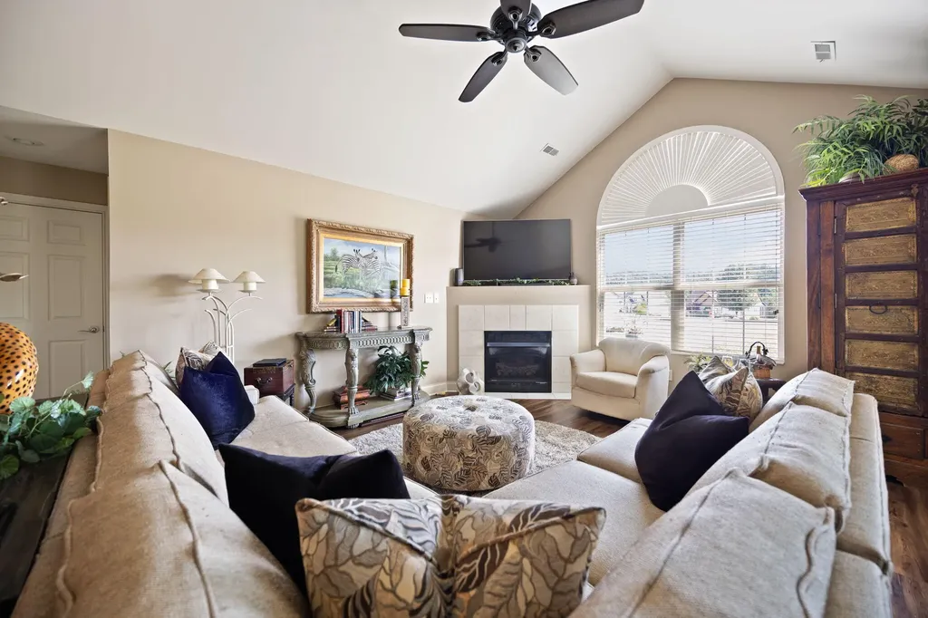 413 Deer Lake Place Bronston KY 42518