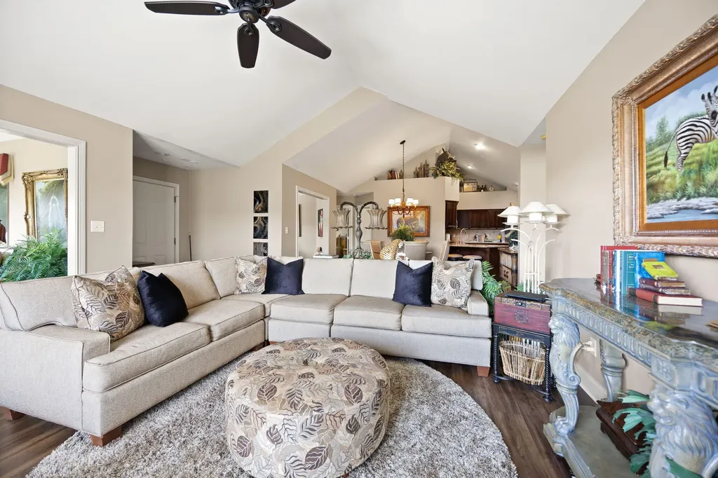413 Deer Lake Place Bronston KY 42518