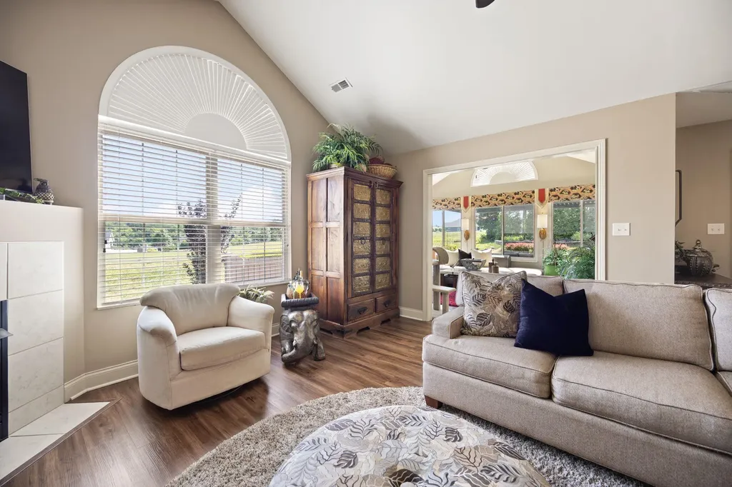 413 Deer Lake Place Bronston KY 42518