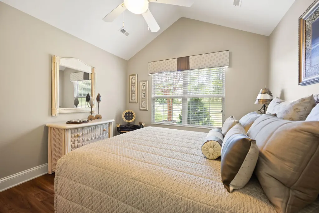 413 Deer Lake Place Bronston KY 42518