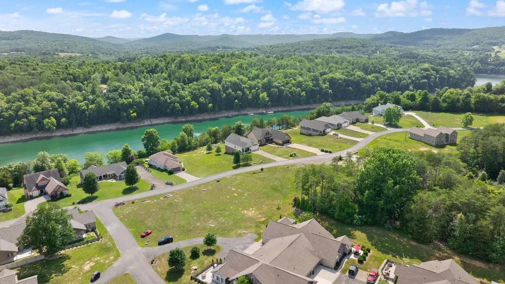 413 Deer Lake Place Bronston KY 42518