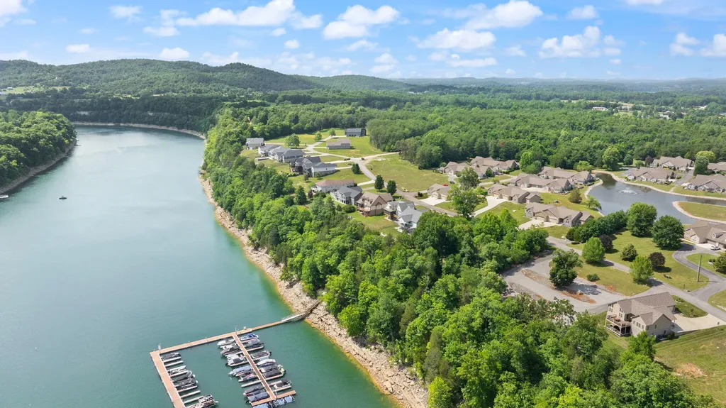 413 Deer Lake Place Bronston KY 42518