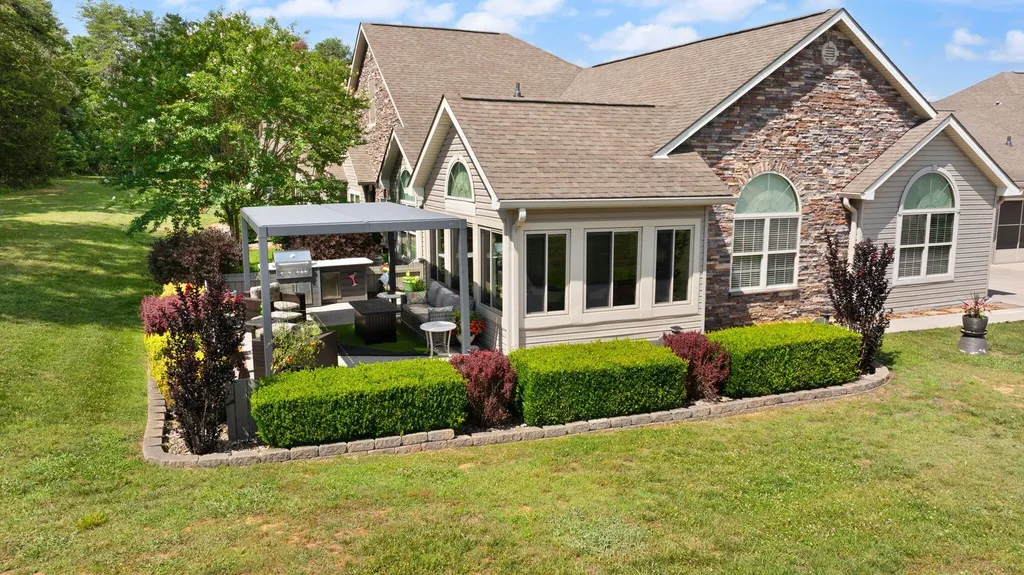 413 Deer Lake Place Bronston KY 42518