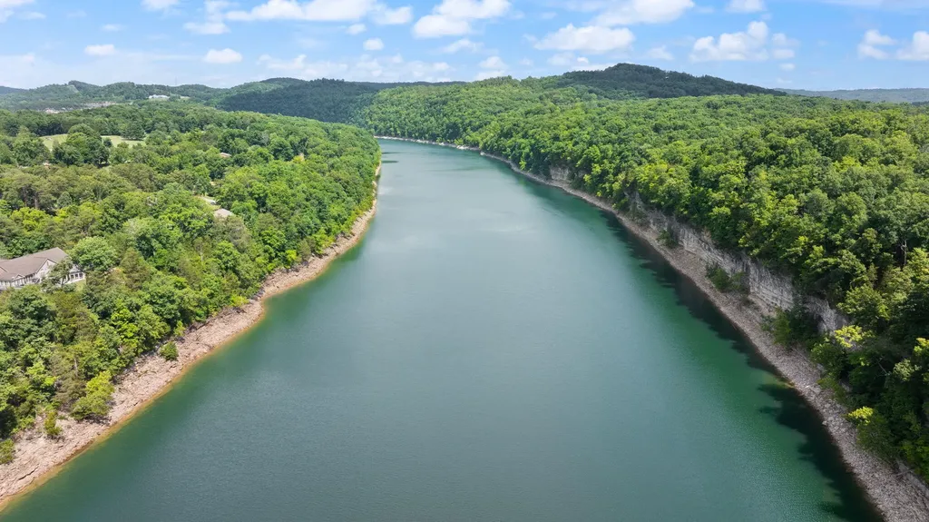 413 Deer Lake Place Bronston KY 42518
