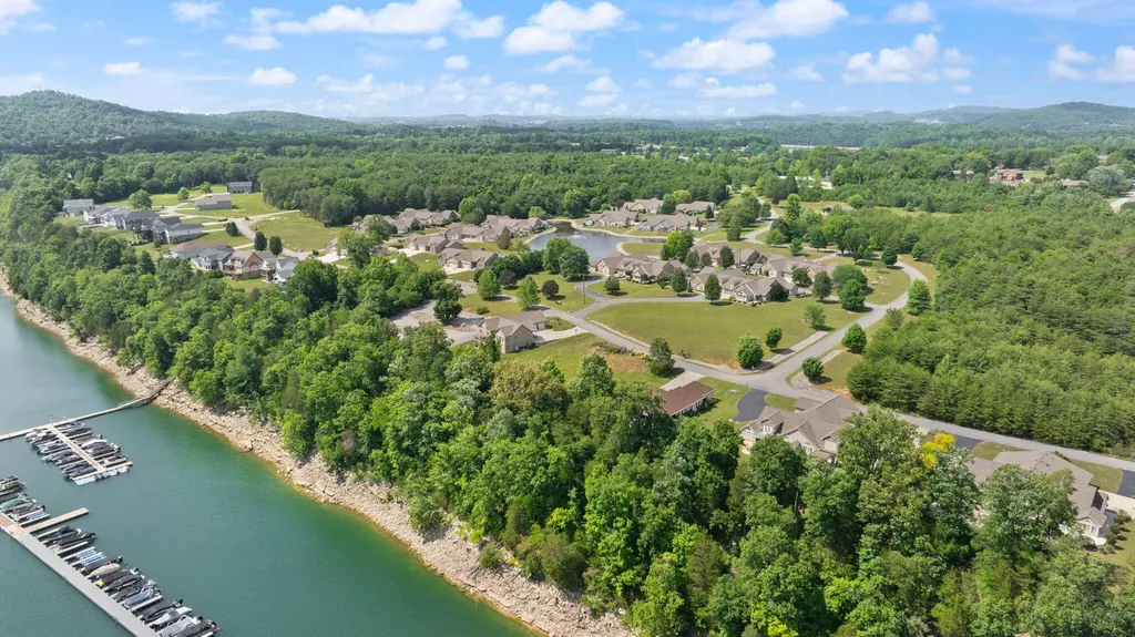 413 Deer Lake Place Bronston KY 42518