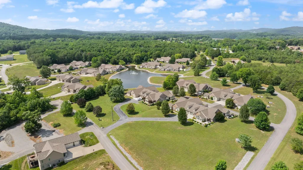 413 Deer Lake Place Bronston KY 42518