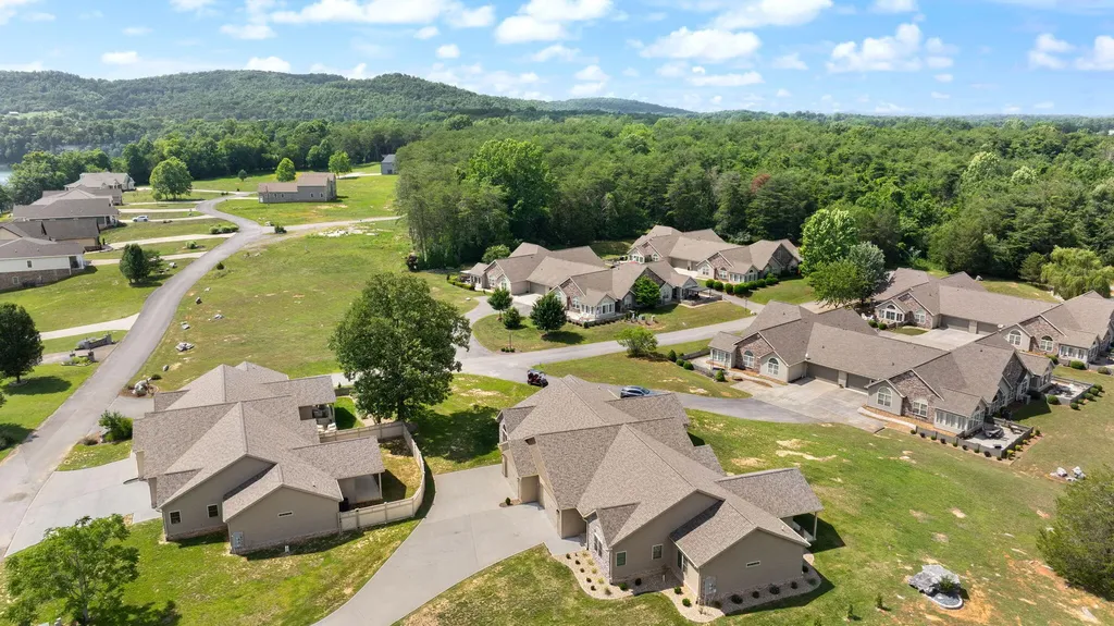 413 Deer Lake Place Bronston KY 42518