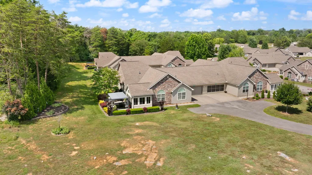 413 Deer Lake Place Bronston KY 42518