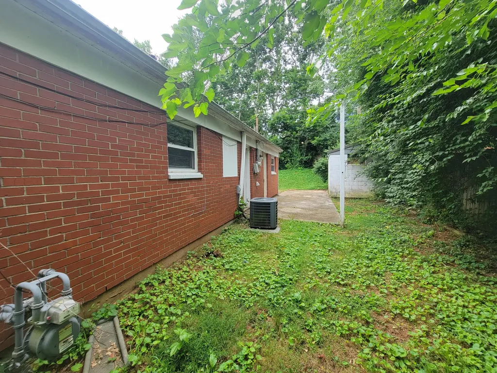1959 Mark Avenue Lexington KY 40511