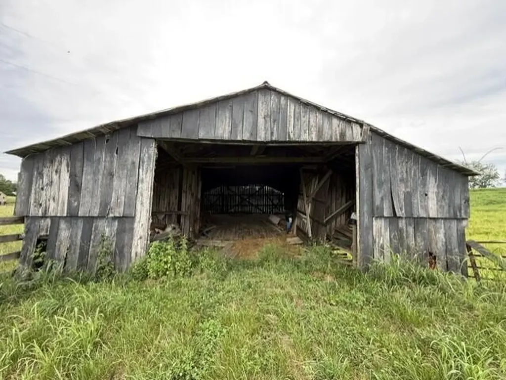 665 Lillies Ferry Road Winchester KY 40391