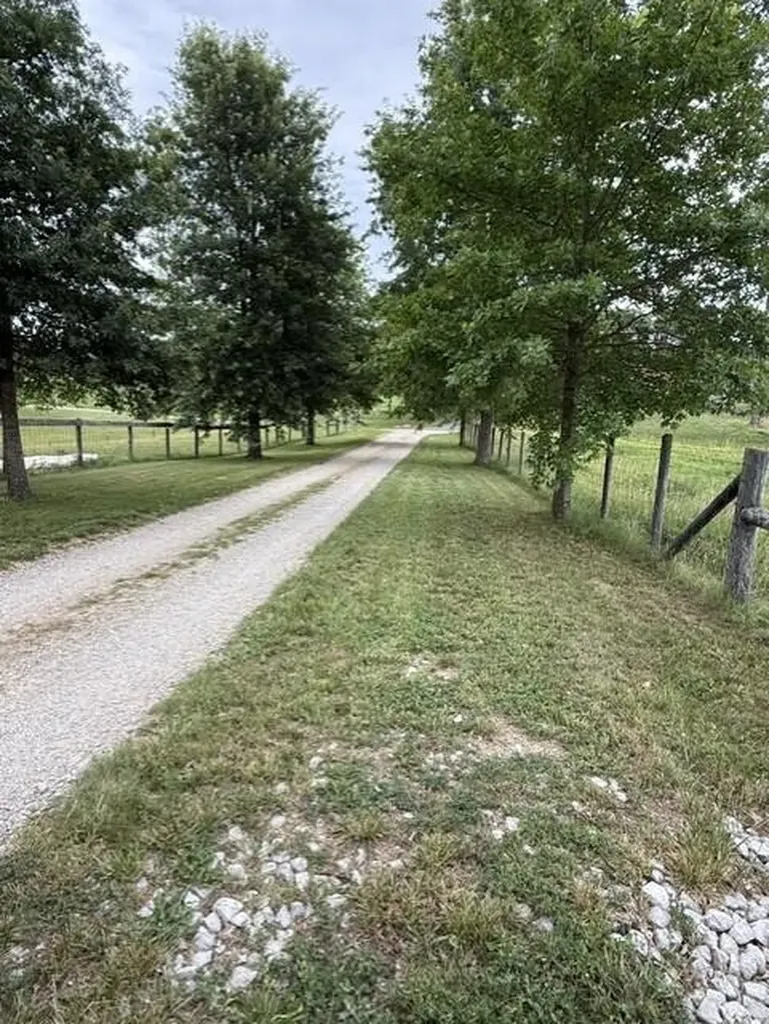665 Lillies Ferry Road Winchester KY 40391