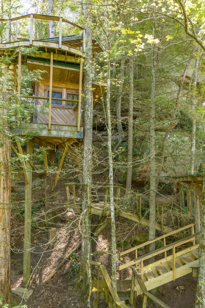 100 Cr-1129 Stanton KY 40380