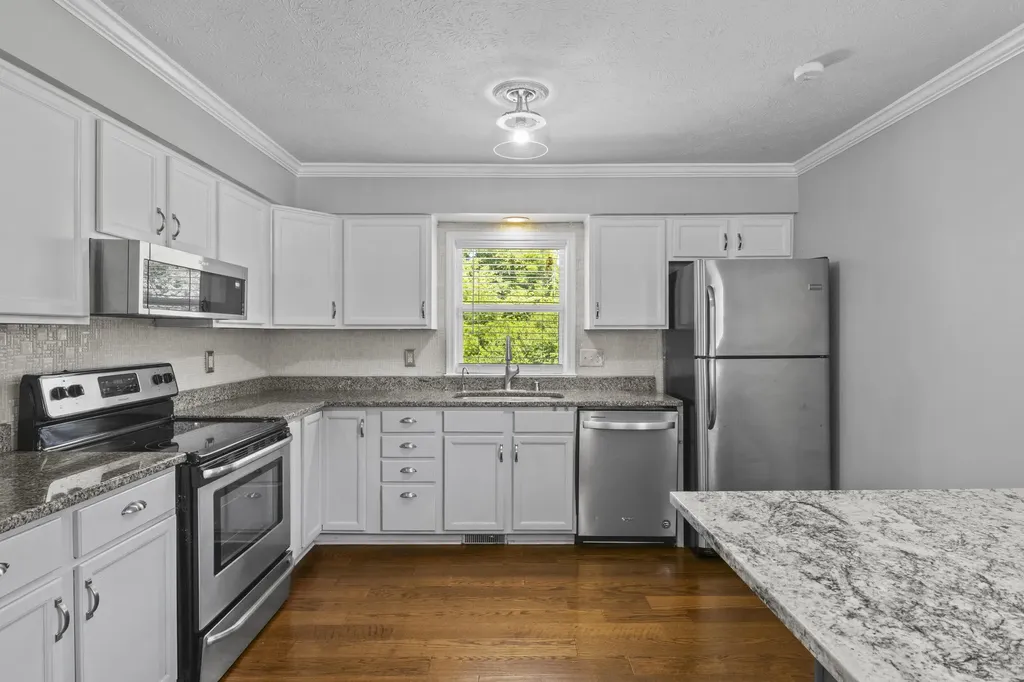 3483 Lansdowne Drive Lexington KY 40517